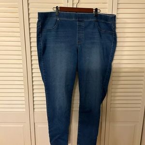 SOLD Women’s Plus Size Jeans